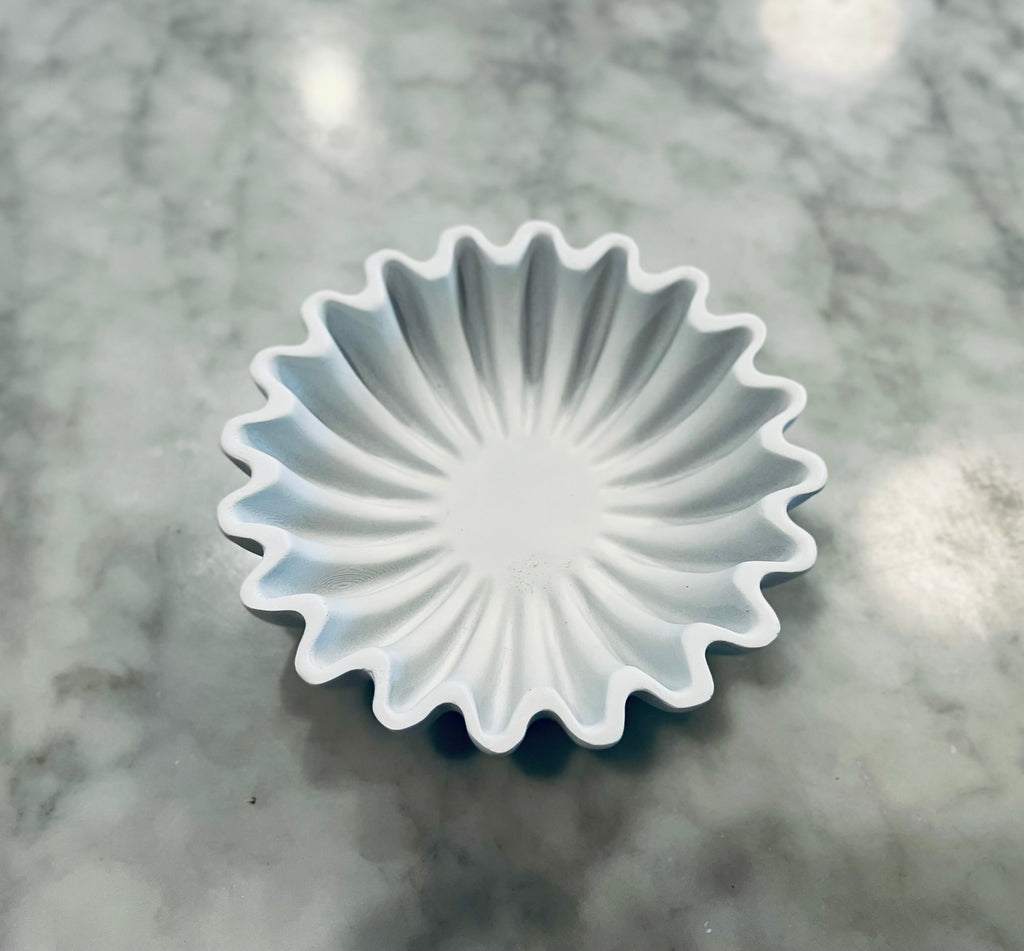 Pleated Resin Trinket Dish in Pure White