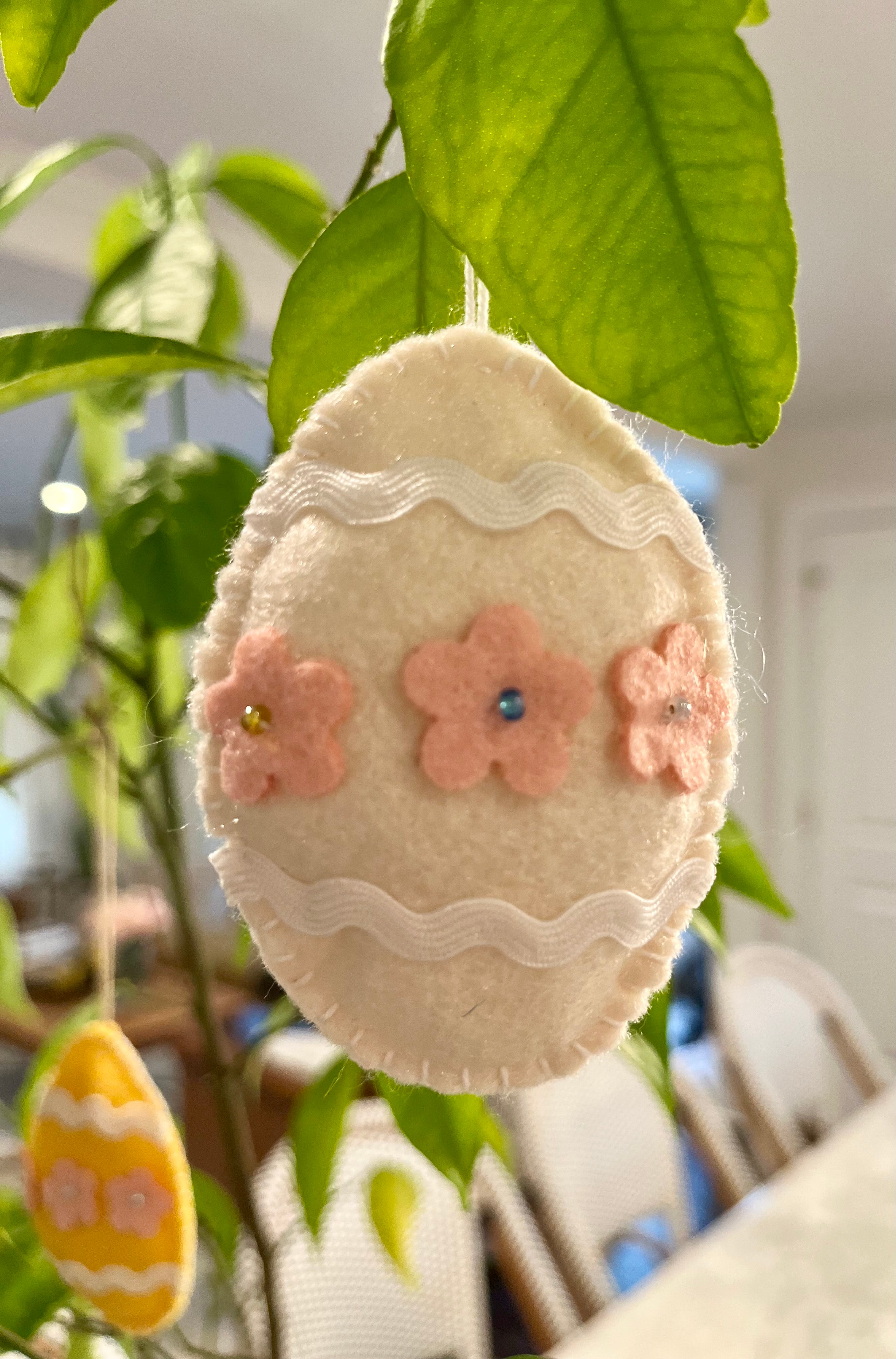 Felt Easter Egg Ornament - Warm White